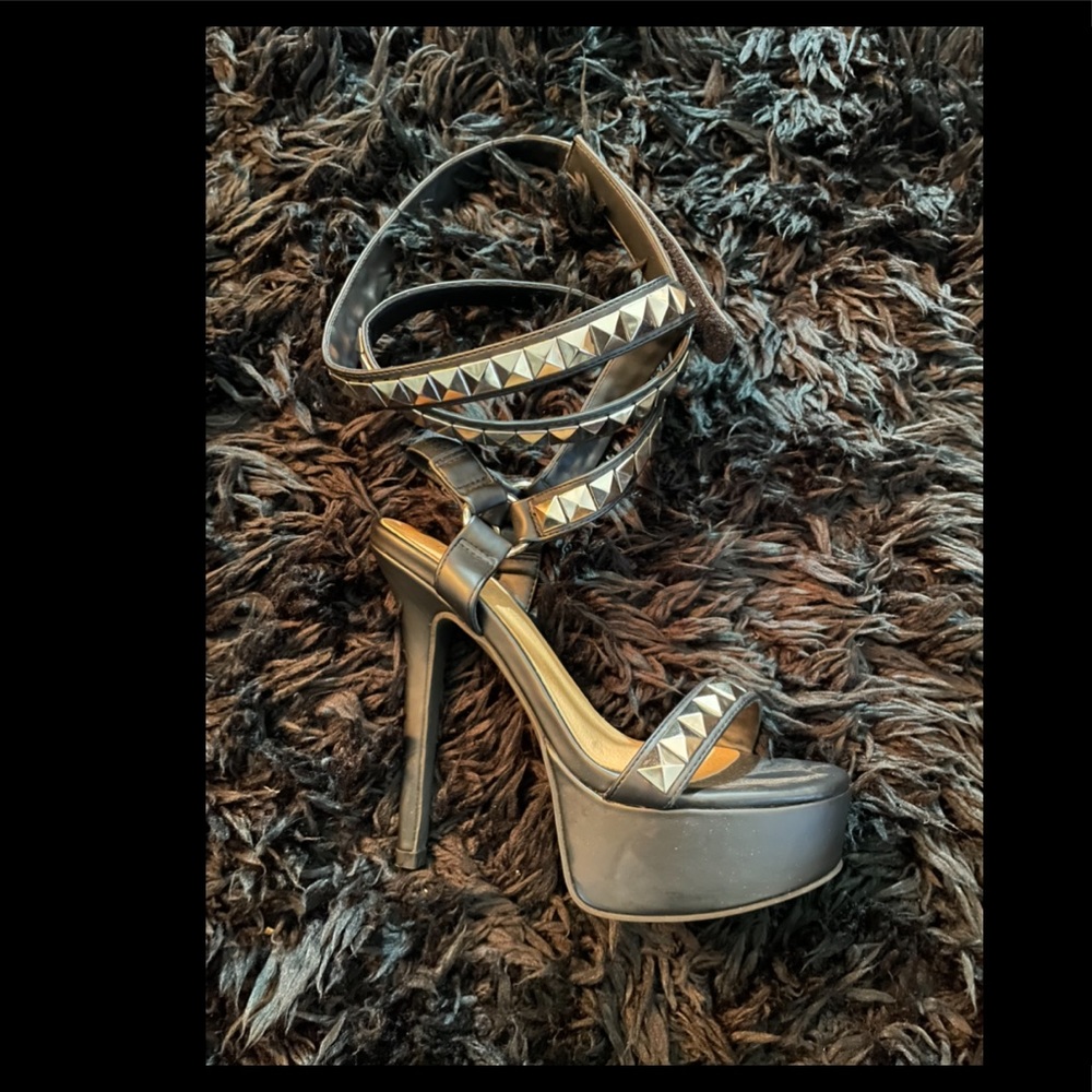 Dolls kill heels